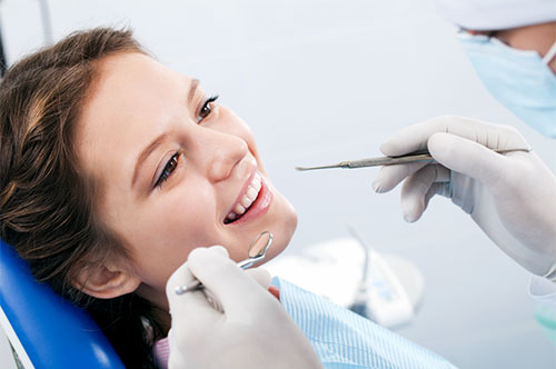 Handling Dental Emergencies Over the Holidays: Tips for Every Family
